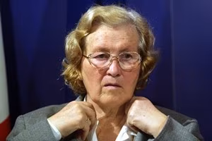 tina-anselmi-3281638_0x410