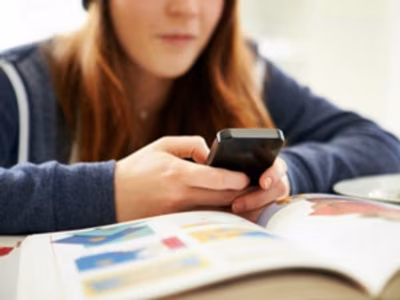 Cellulare-a-scuola-600x450