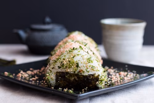 onigirijapanesericeballs_1