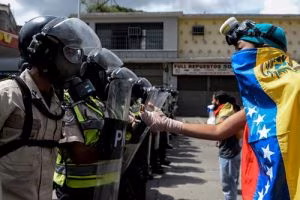 caracas scontri Maduro