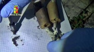 Reggio Calabria, trovati 2 ordigni rudimentali con il simbolo FAI