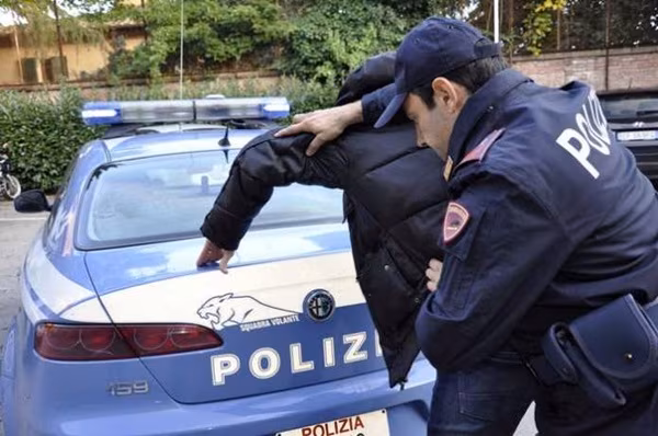 Polizia Siena fermo arresto
