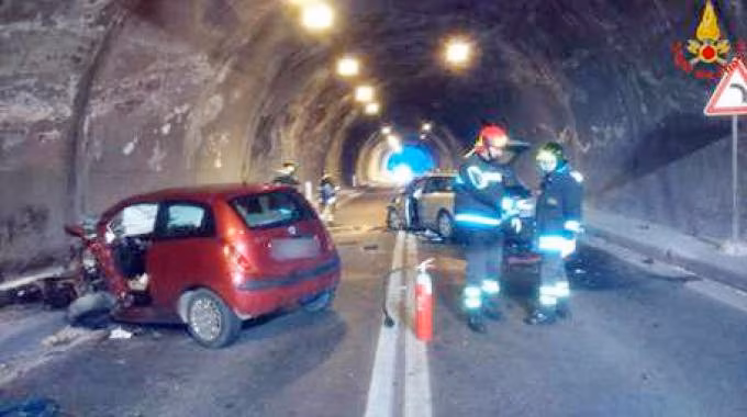 scontro_in_autostrada a2