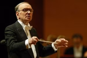 ennio-morricone-conducts-1
