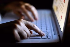 internet-facebookcomputer