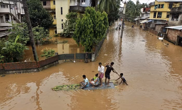 Monsoni record in Asia: 1.200 morti, milioni di sfollati