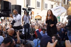 Paola Taverna, parlamentare M5s