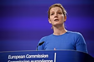 Ue: arresto ministri catalani? Non siamo competenti. Mandato arresto europeo per Puigdemont