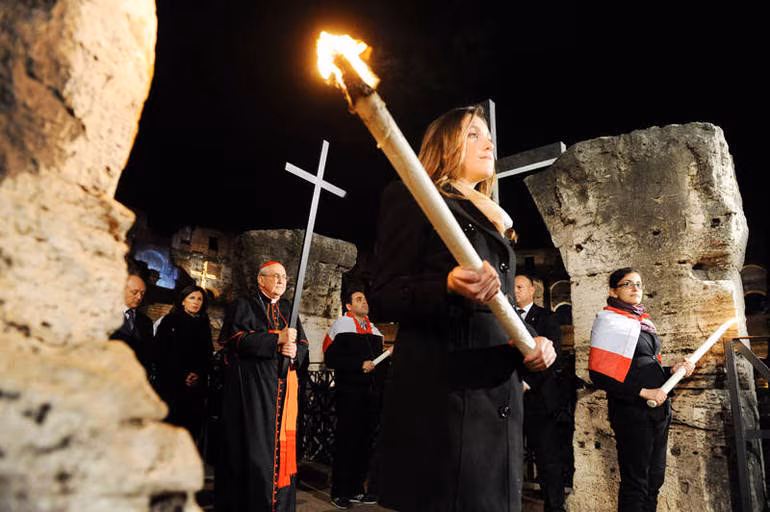 Papa-Francesco-Via-Crucis