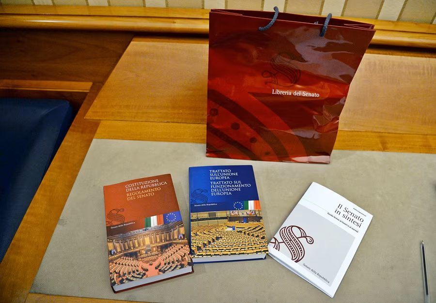 Senato, l'accoglienza dei senatori della nuova legislatura