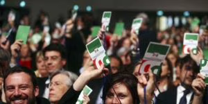 Renzi lascia ma attacca, Martina reggente compatta Pd (per ora)