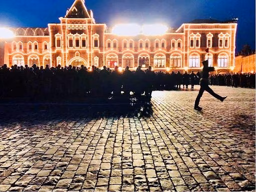 La Parata, davanti a Putin a Mosca sfilano pure i robot