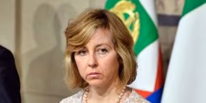 Un consiglio a Luigi Di Maio: una poltrona a ogni dissidente