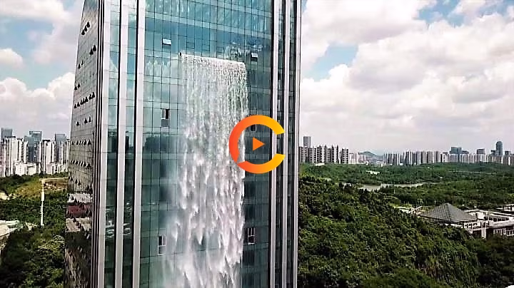 cascata sgorga da un grattacielo