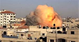 Raid di Israele a Gaza