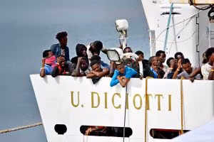 nave-diciottimigranti