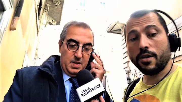 Maurizio Gasparri canta per Di Maio