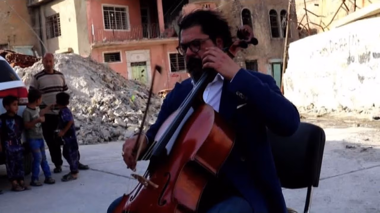 Karim Wasfi, il violoncellista iracheno