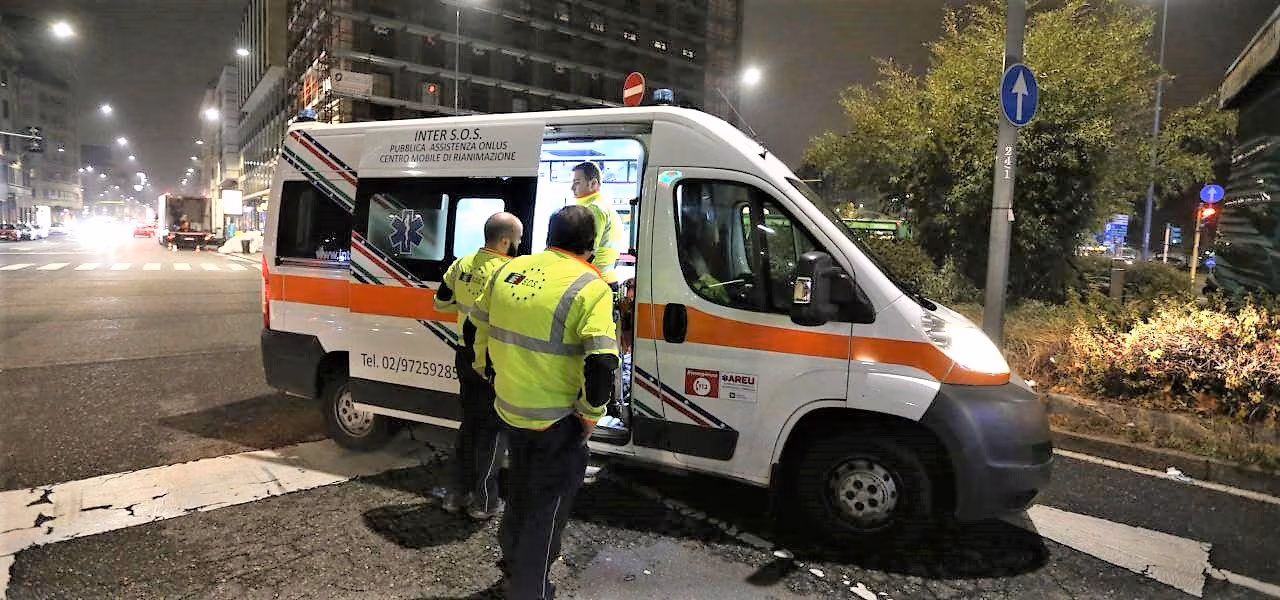 incidente_ambulanza_auto_soccorsi