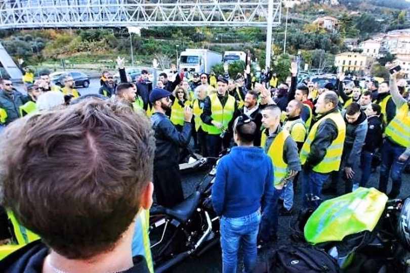 FB_Gilet_Gialli_a_Sanremo