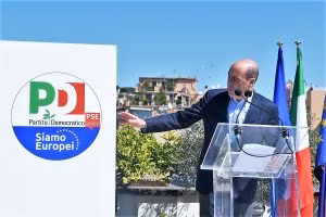 Europee: Zingaretti presenta simbolo lista unitaria, 'sfida per vincere' - foto 8