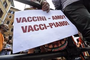 Vaccini, protesta del movimento No VAX