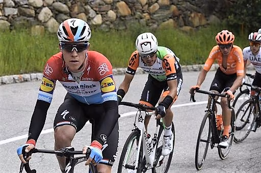 Ciclismo/Giro d'Italia, Peters in maglia rosa, Carapaz in rosa,