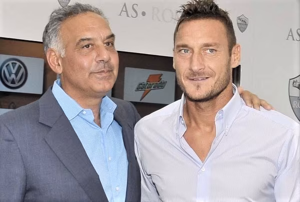 Conferenza stampa Francesco Totti per rinnovo contratto con la Roma