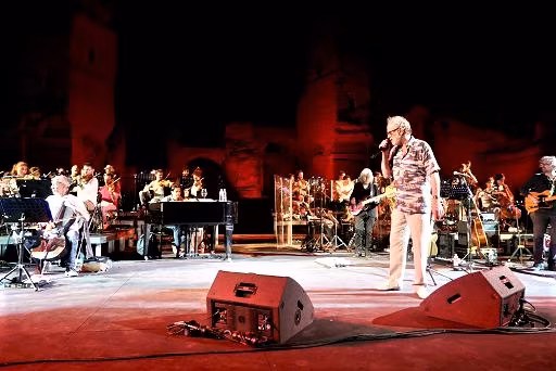 Al via il tour da Caracalla. “Non ne farò un disco per protesta”