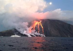 Violenta eruzione a Stromboli