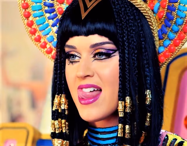 katy_perry_dark_horse_video_1