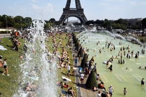 FRANCE-WEATHER-CLIMATE-HEAT