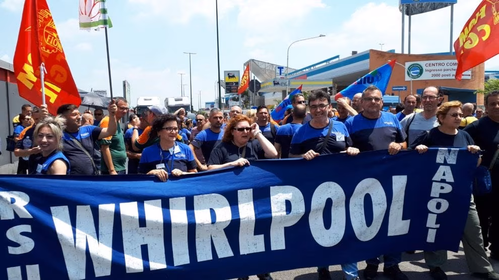 operai-whirlpool-via-argine