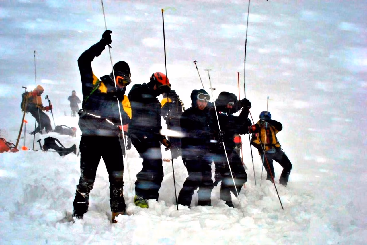 -le-valanghe-fanno-tre-morti-juj9