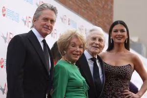 10Kirk Douglas