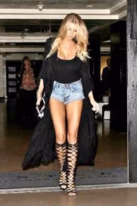 -rosse-per-Charlotte-McKinney-1