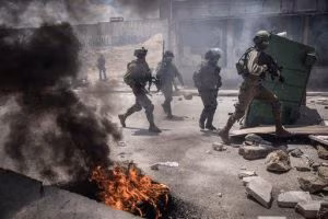 Cisgiordania, scontri fra palestinesi ed esercito israeliano