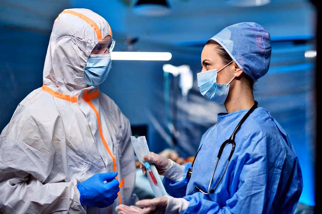 coronavirus-doc-e-infermiera-ridotta