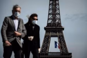 Mascherine obbligatorie in alcune zone di Parigi