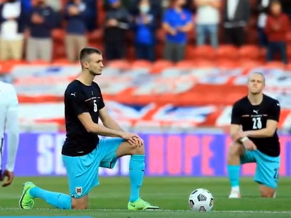 1622710182-inginocchiati