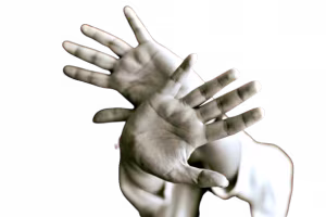 mani-paura-removebg-preview