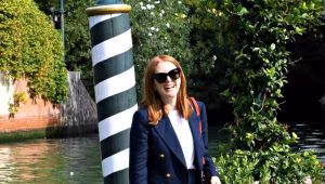 1Julianne-Moore-2-min-scaled