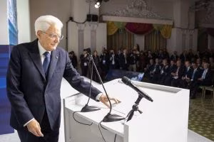 Da Mattarella “lezione” di democrazia: no a potere senza limiti