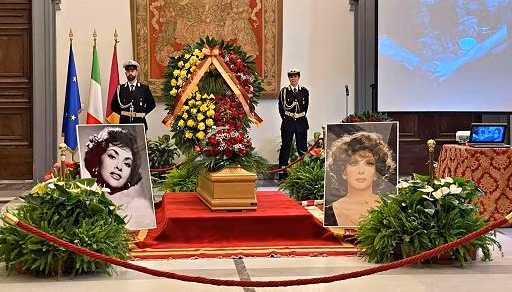 Cinema/Rose rosse sulla bara di Gina Lollobrigida