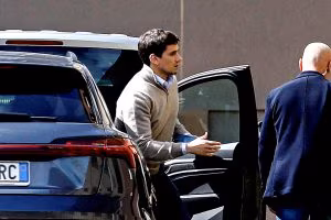 Luigi Berlusconi in visita al padre al San Raffaele