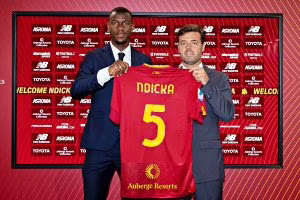 Calcio, è ufficiale: la Roma annuncia il difensore centrale Ndicka