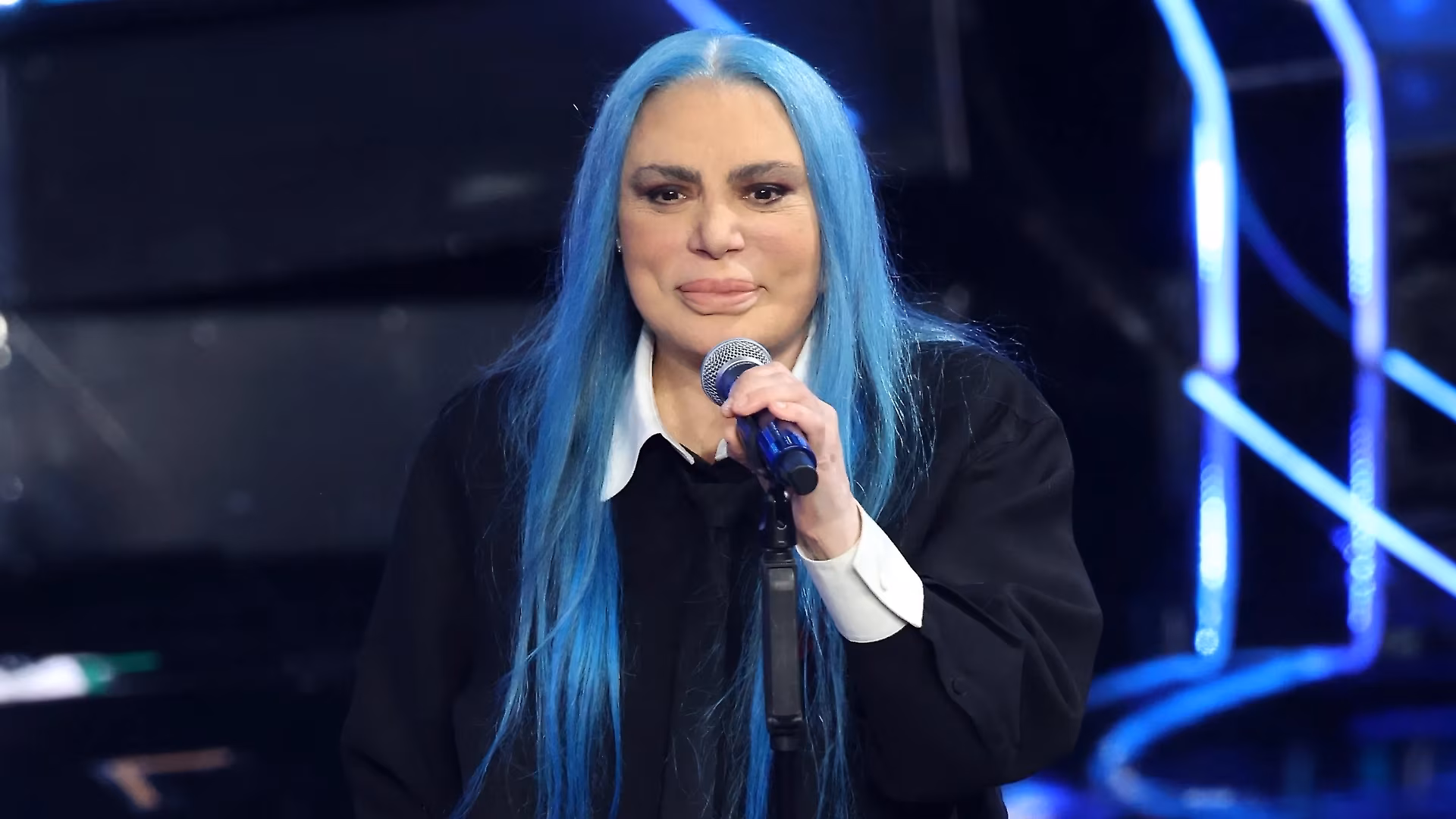 Loredana Bertè ricoverata, annullato il concerto a Roma: “Dolore addominale improvviso”