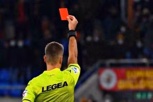 arbitro-cartellino-rosso (1)