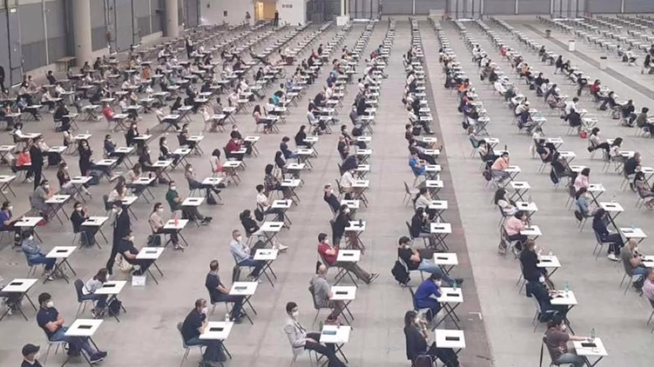 aiutateci stiamo cercando diplomati il ministero indice il bando lampo per 22 figure assunzioni entro l8217estate