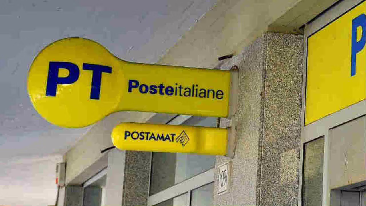 siamo sommersi dai pacchi abbiamo bisogno di aiuto poste italiane fa assunzione straordinaria bastano pochissimi requisiti